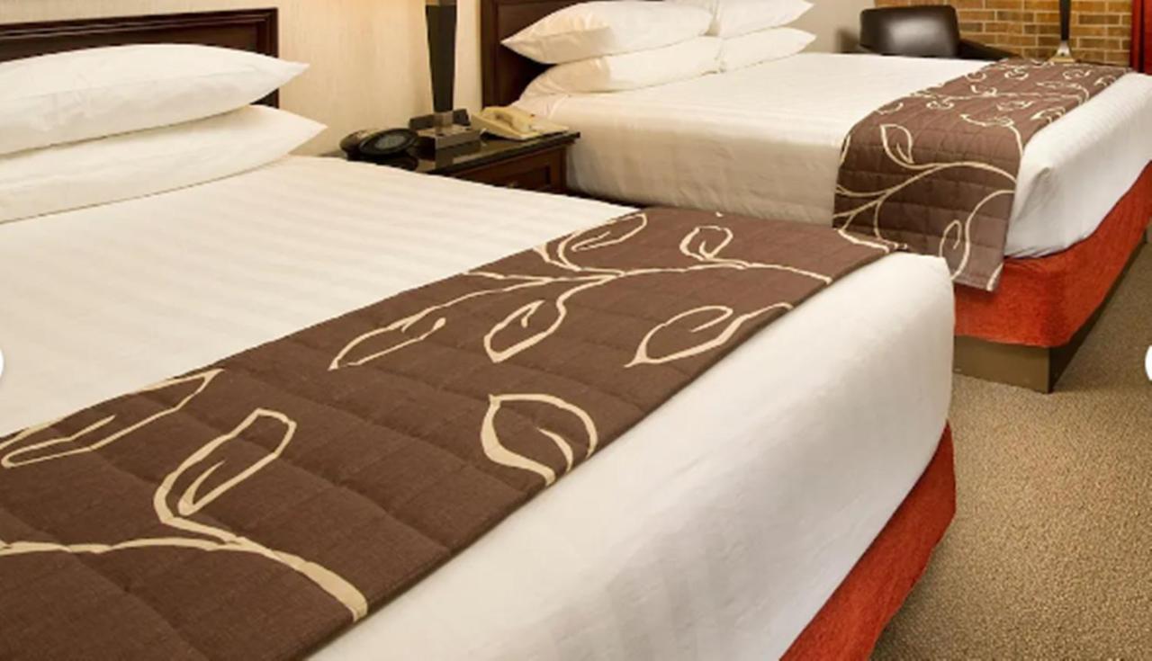 Hotel Lotus Kansas City Merriam 外观 照片