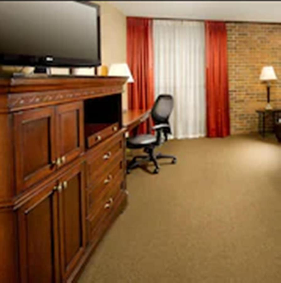 Hotel Lotus Kansas City Merriam 外观 照片