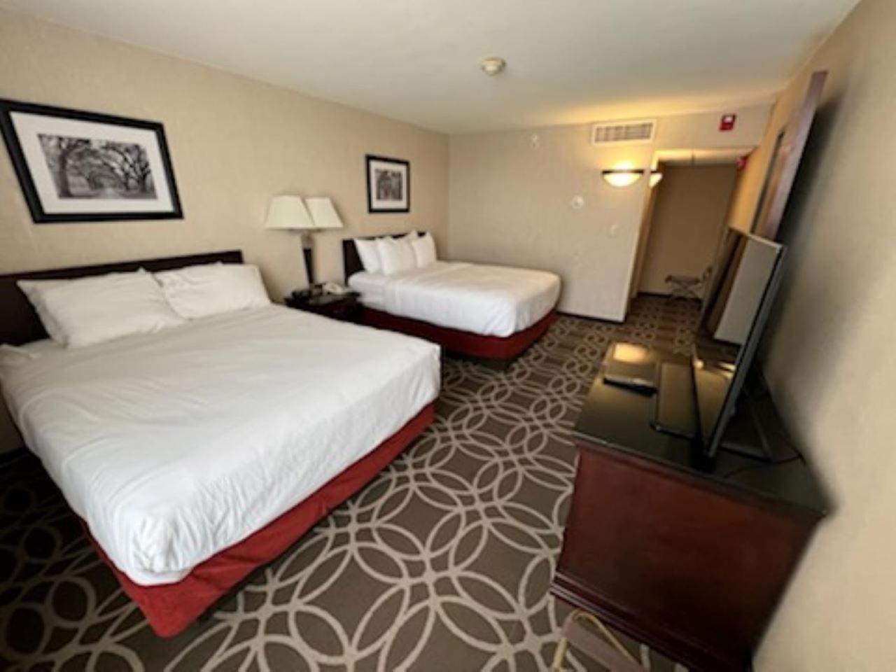 Hotel Lotus Kansas City Merriam 外观 照片