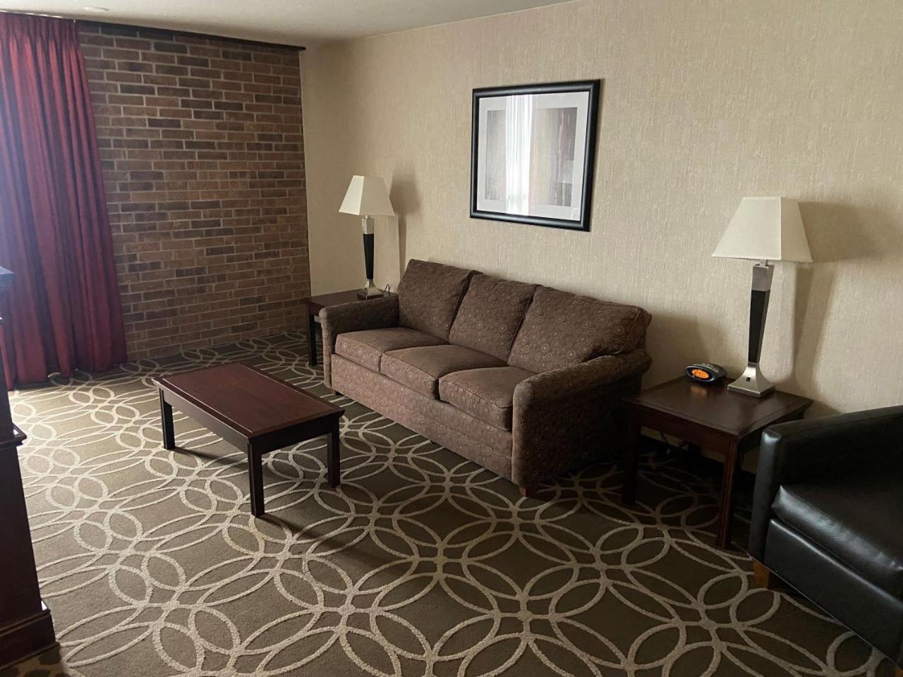 Hotel Lotus Kansas City Merriam 外观 照片