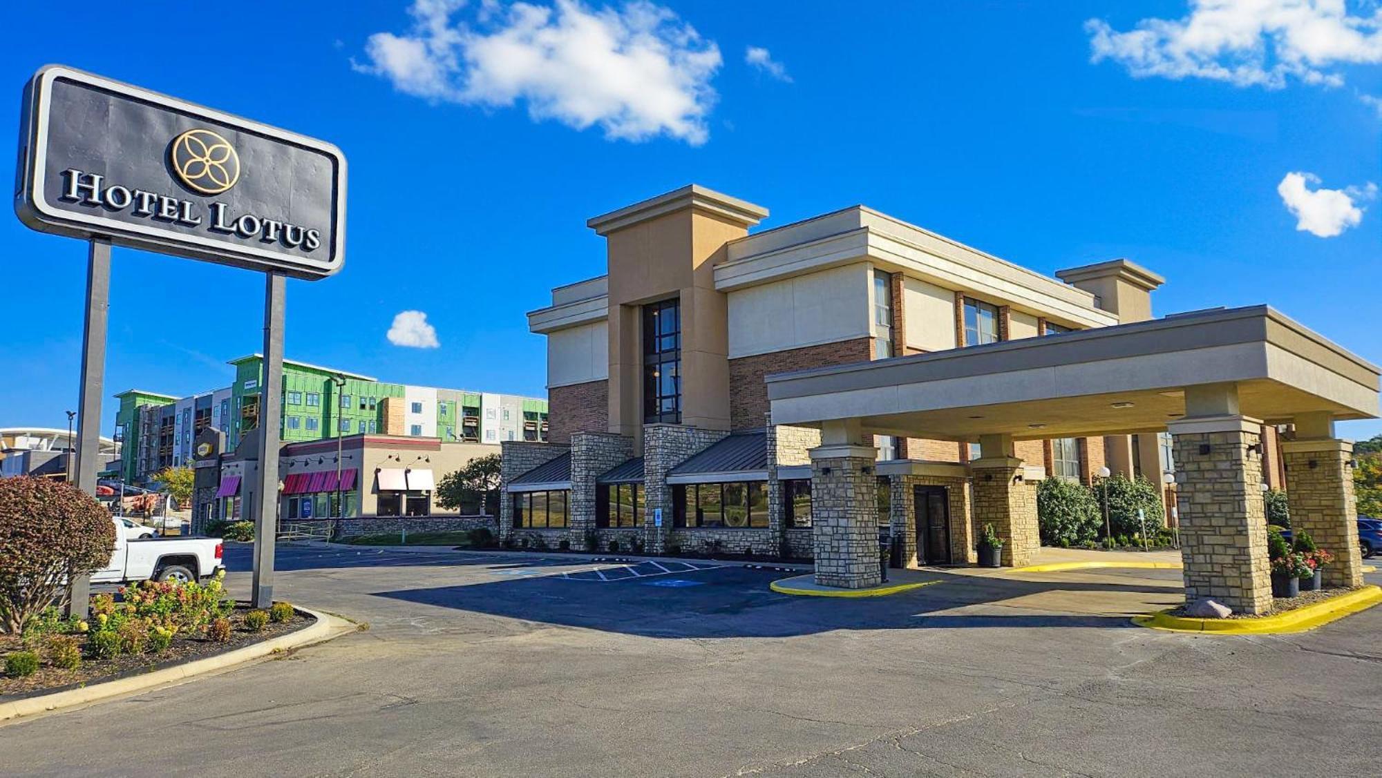 Hotel Lotus Kansas City Merriam 外观 照片